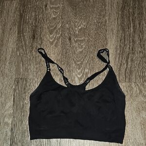 Under Armour Womens Sports Bra. Black And White!! Medium